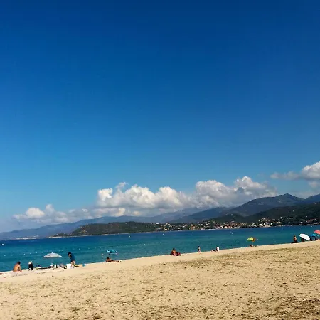 Dom wakacyjny Maison Accueillante A Avec Jardin Cloture. Calcatoggio (Corsica)