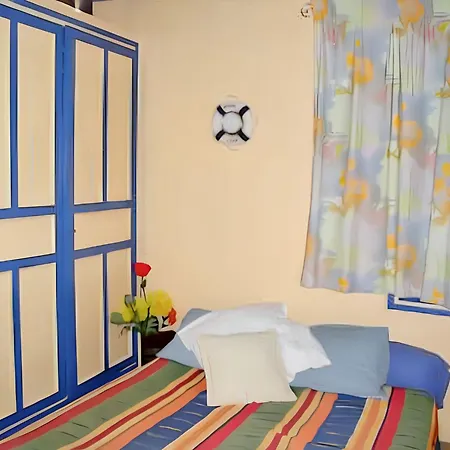 Maison Accueillante A Avec Jardin Cloture. Calcatoggio (Corsica)