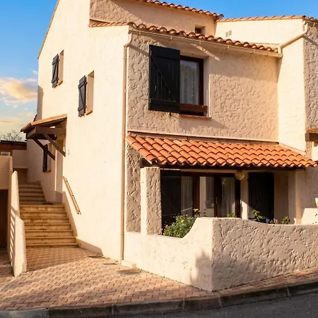 Maison Accueillante à Avec Jardin Clôturé. Calcatoggio (Corsica)