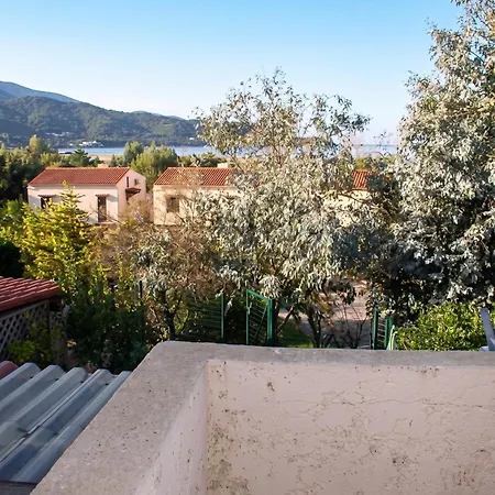 Сasa de vacaciones Maison Accueillante à Avec Jardin Clôturé. Calcatoggio (Corsica)