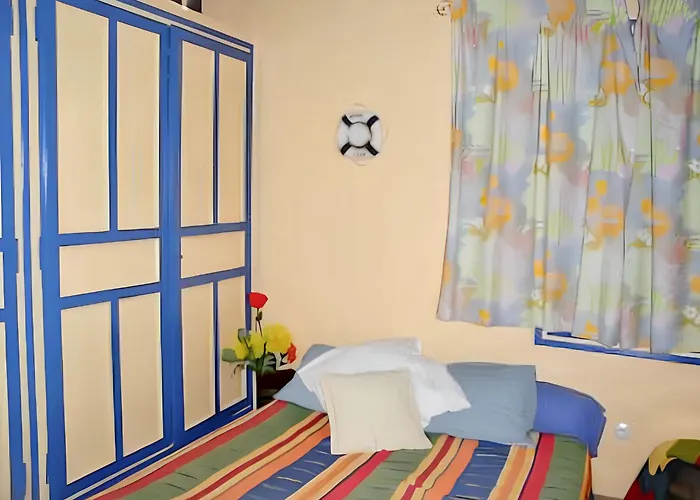 Maison Accueillante à Avec Jardin Clôturé. Calcatoggio (Corsica)