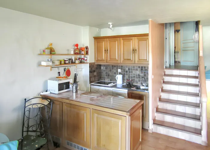 Maison Accueillante à Avec Jardin Clôturé. * Calcatoggio (Corsica)