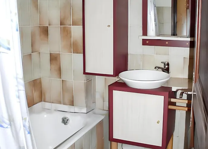 Maison Accueillante à Avec Jardin Clôturé. Hébergement de vacances